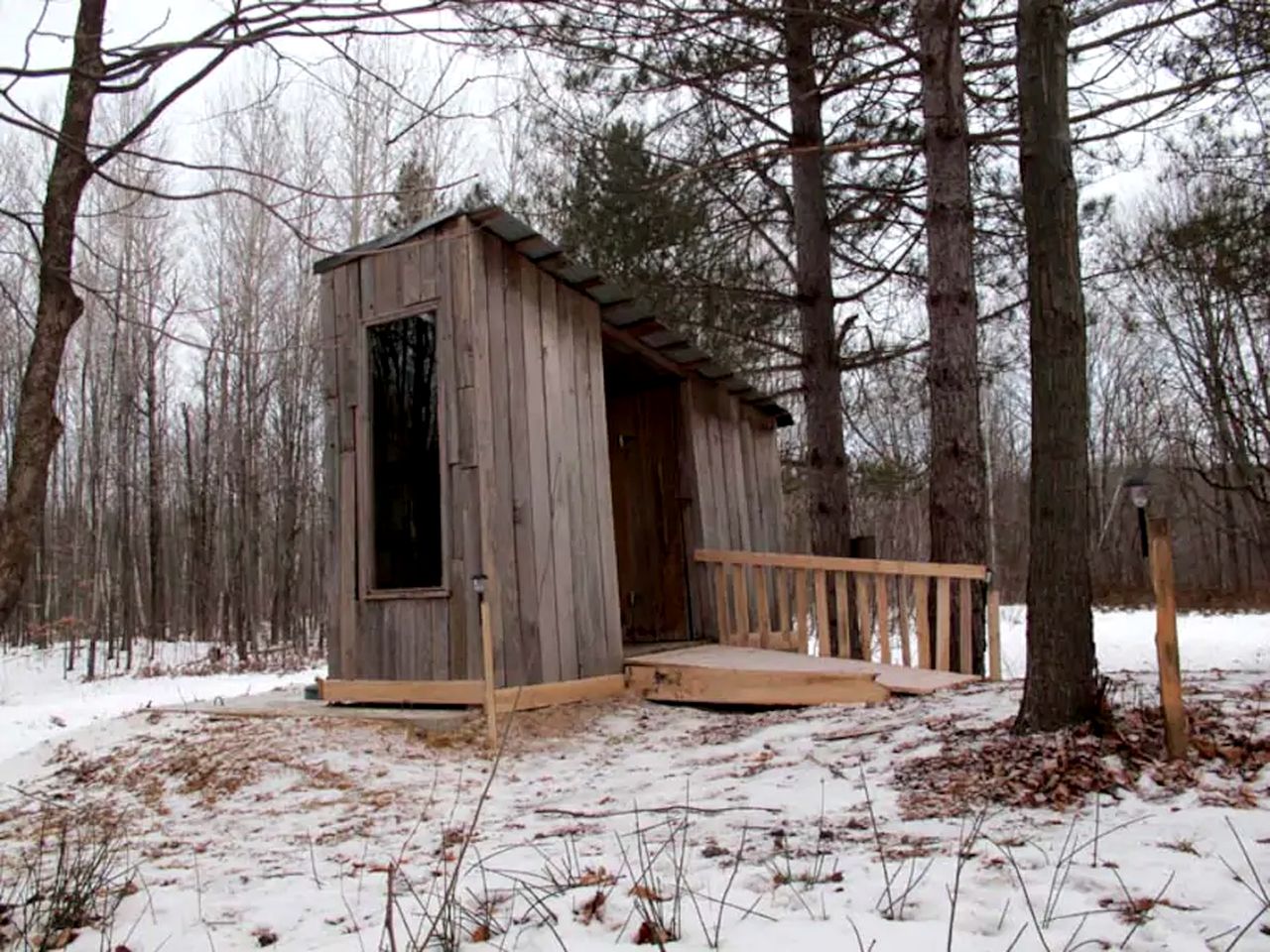 Extraordinary Tree House-Style Glamping Cabin on Farm near Ottawa