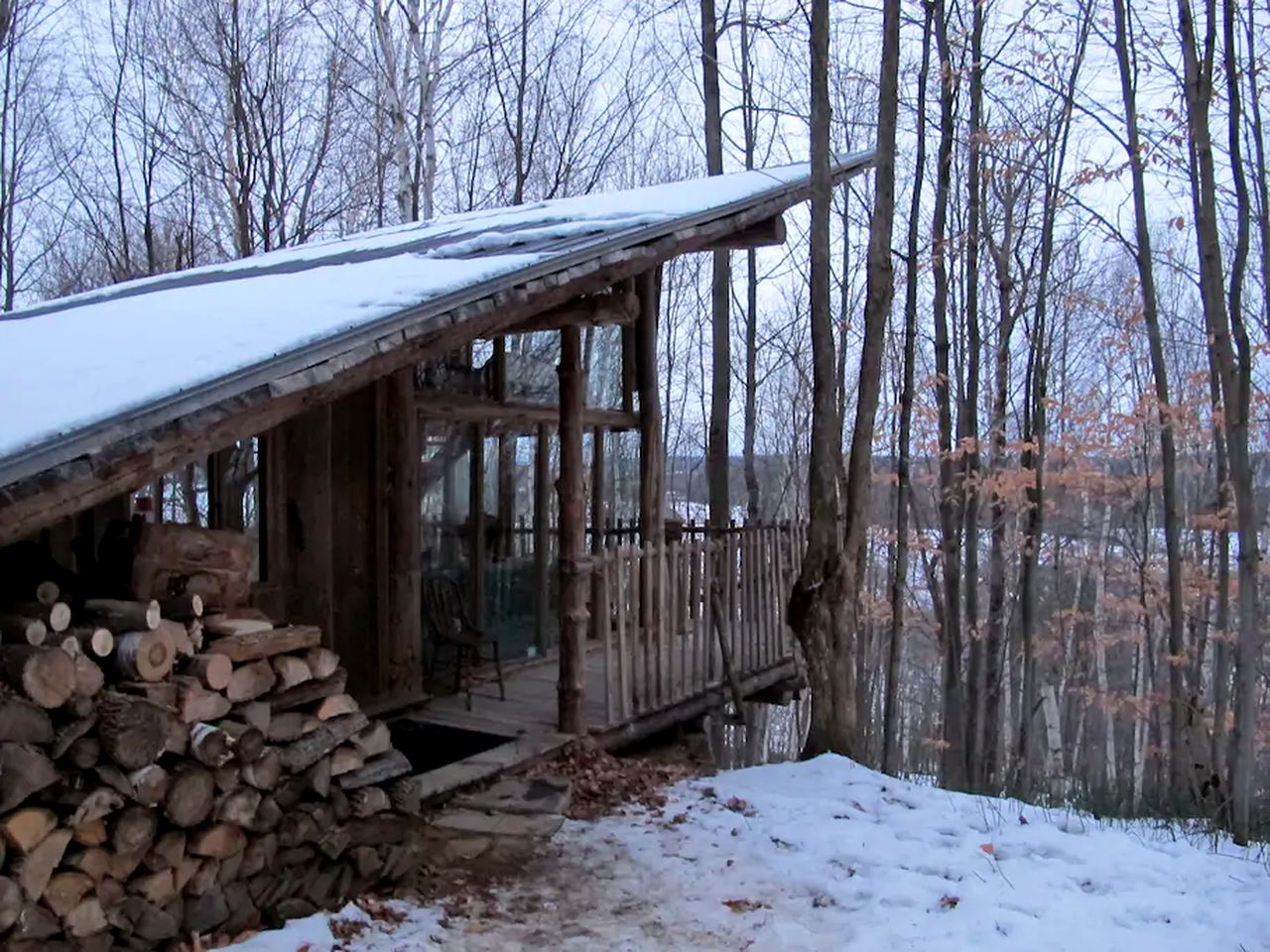 Extraordinary Tree House-Style Glamping Cabin on Farm near Ottawa