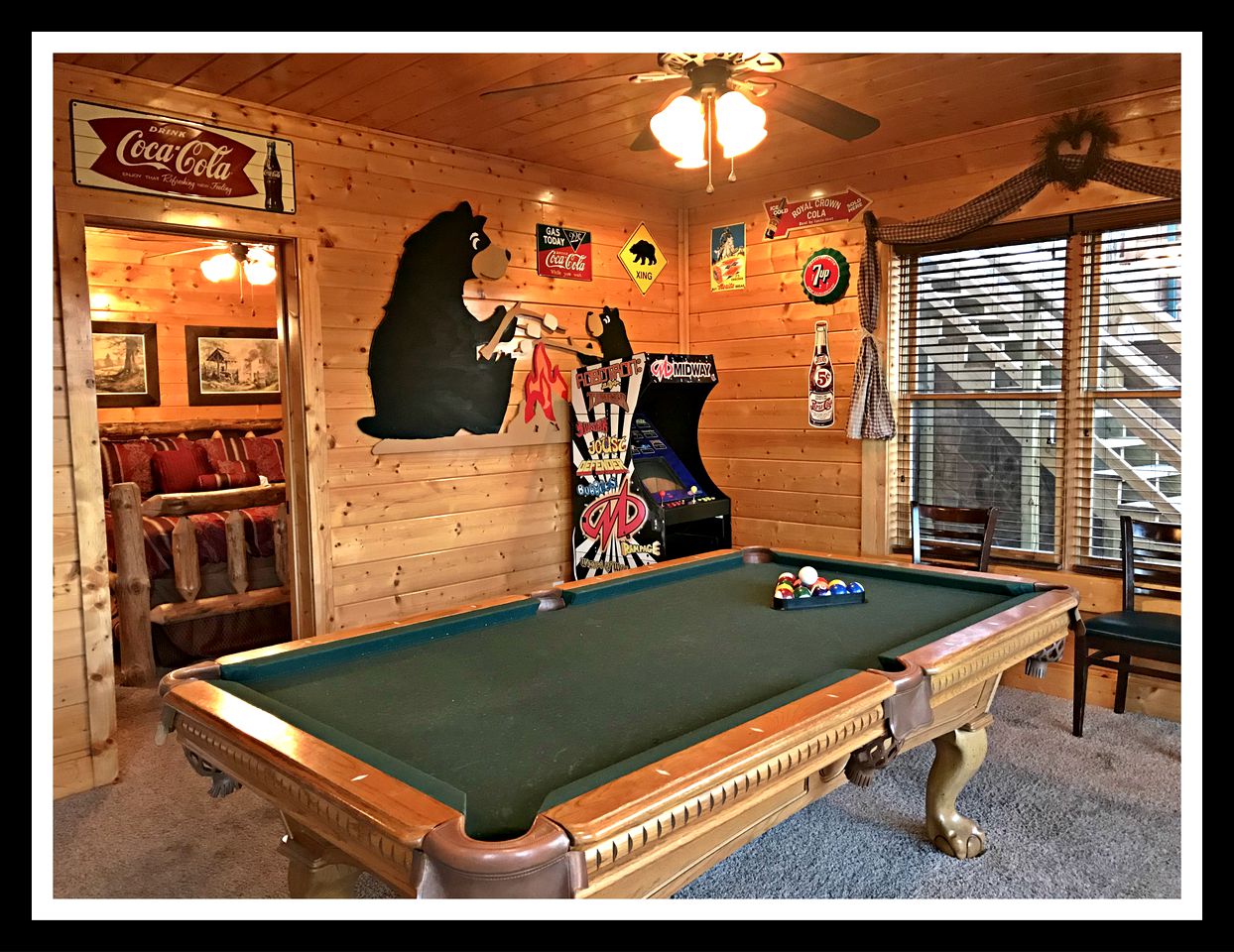 Amazing Luxury Log Cabin Rental with a Hot Tub in Smoky Mountains of Tennessee