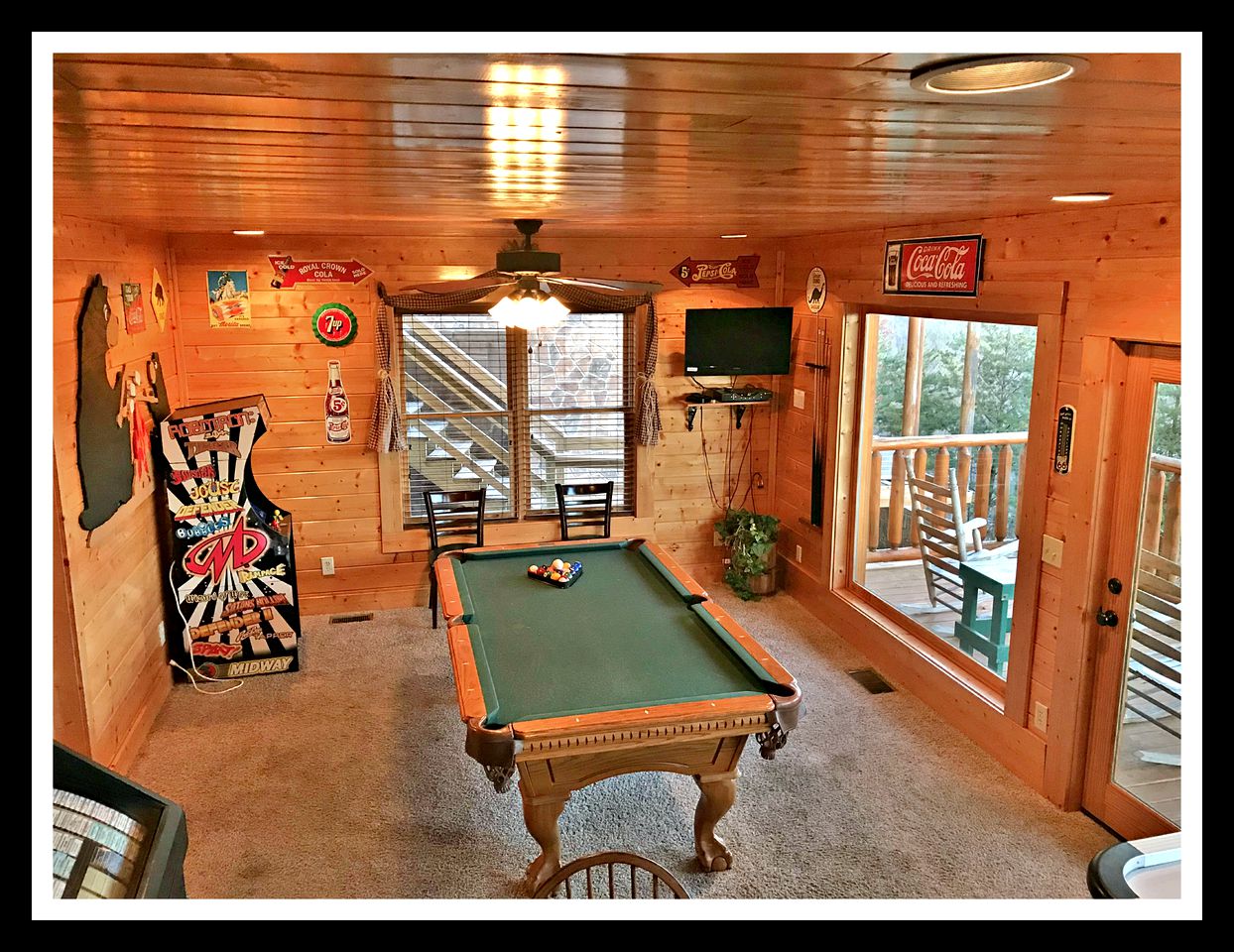 Amazing Luxury Log Cabin Rental with a Hot Tub in Smoky Mountains of Tennessee