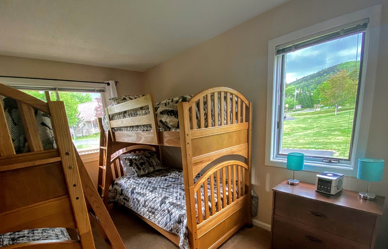Cabins (United States of America, --, New Hampshire)