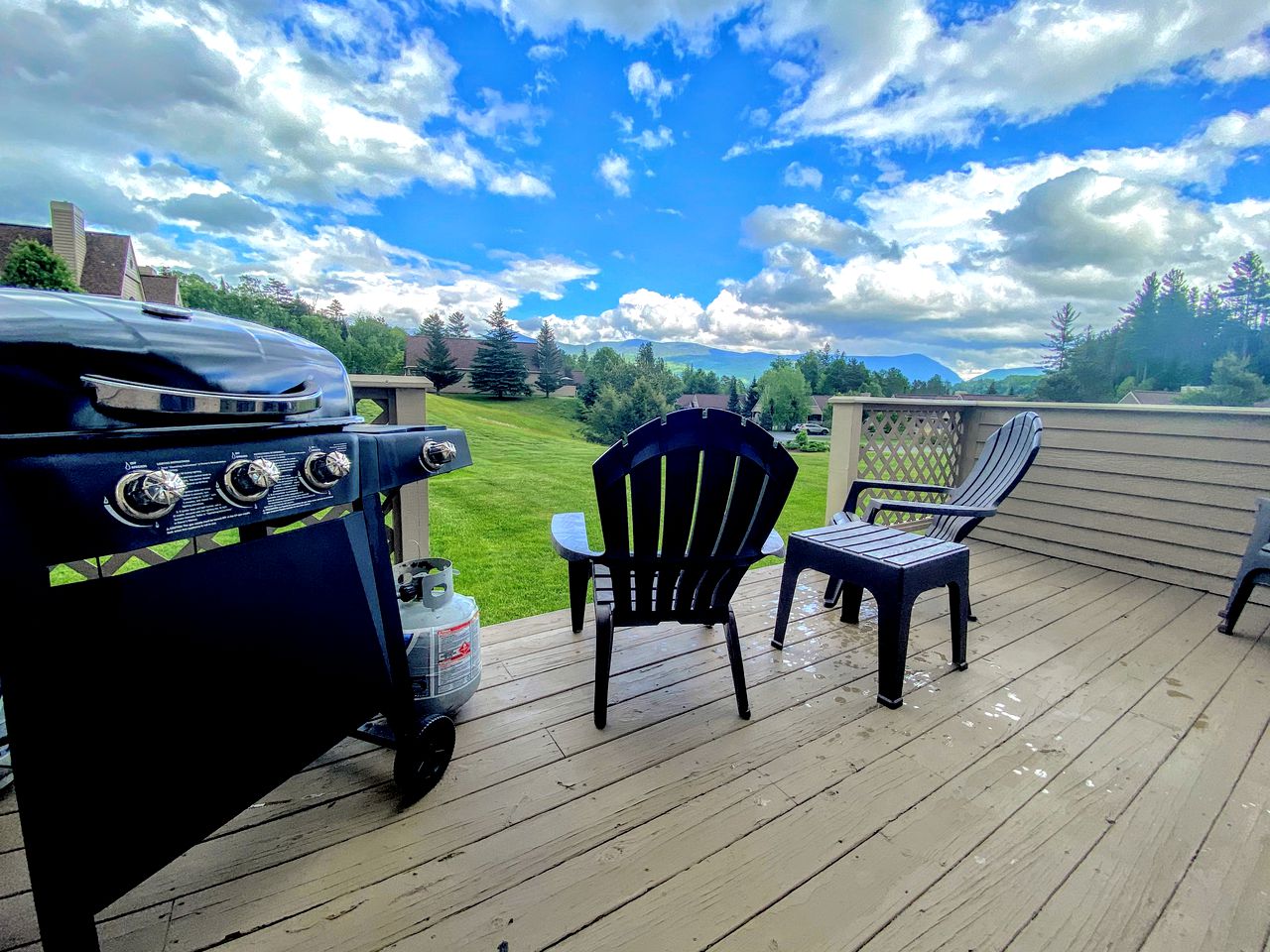 Gorgeous Cabin Rental with Mountain Views Perfect for New Hampshire Glamping