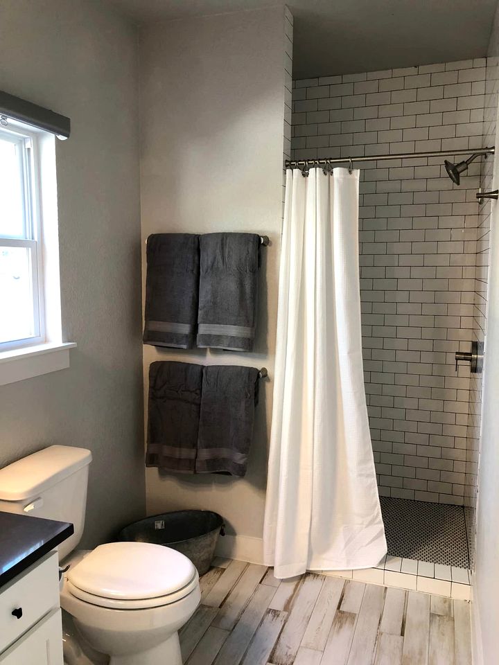 Charming Cabin for Glamping Vacations in Wimberley, Texas