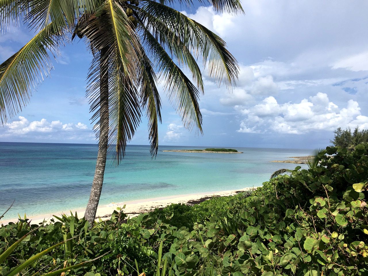 Fabulous Beach Cottage Rental with Amazing Views on Eleuthera Island, Bahamas