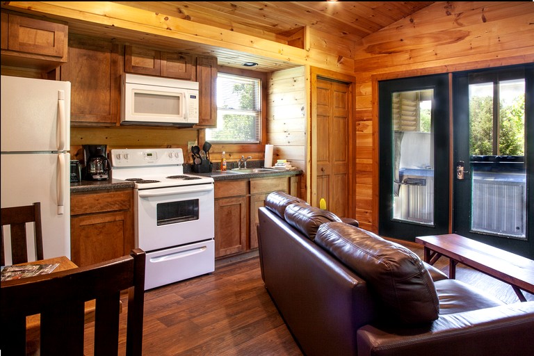 Cabins (United States of America, Herod, Illinois)