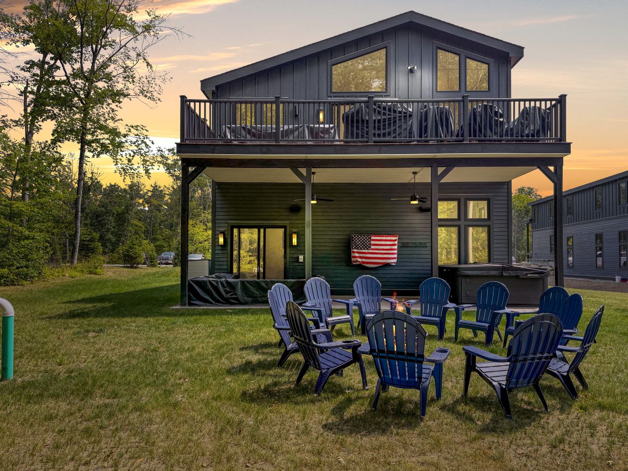 Fabulous Cottage with Games, Hot-tub and Great Sights in Intervale, New Hampshire
