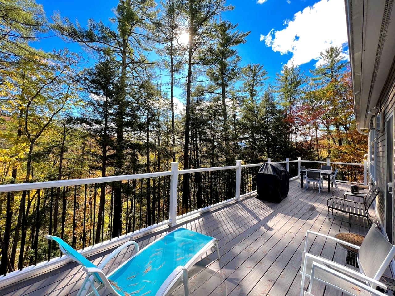 Fabulous Cottage Nestled in the Trees with River Sounds in Intervale, New Hampshire