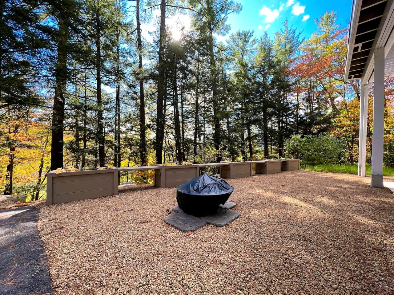 Fabulous Cottage Nestled in the Trees with River Sounds in Intervale, New Hampshire