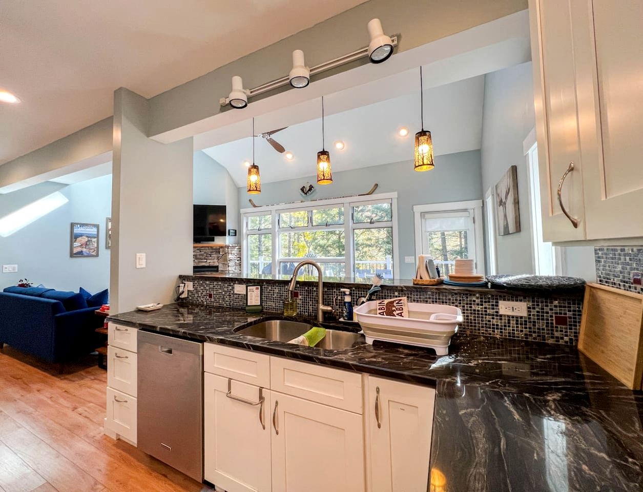 Fabulous Cottage Nestled in the Trees with River Sounds in Intervale, New Hampshire