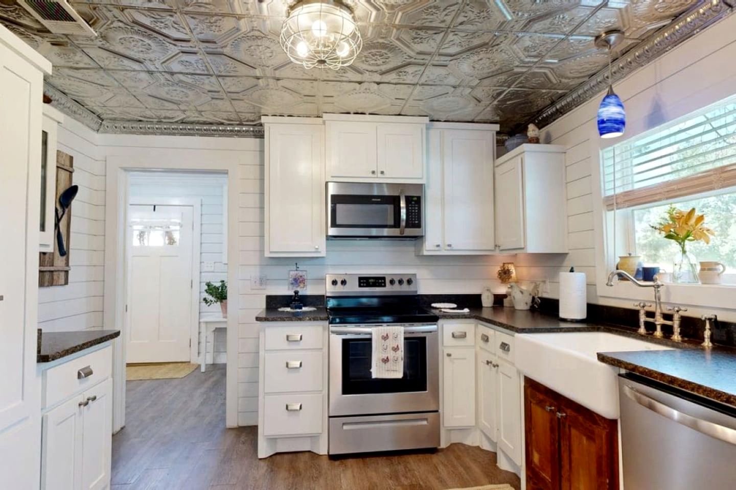 Rustic Texas Farmhouse Retreat in College Station, Texas – 8 Miles from Kyle Field