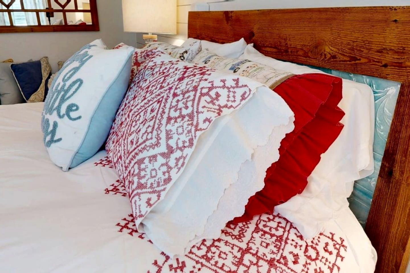 Rustic Texas Farmhouse Retreat in College Station, Texas – 8 Miles from Kyle Field