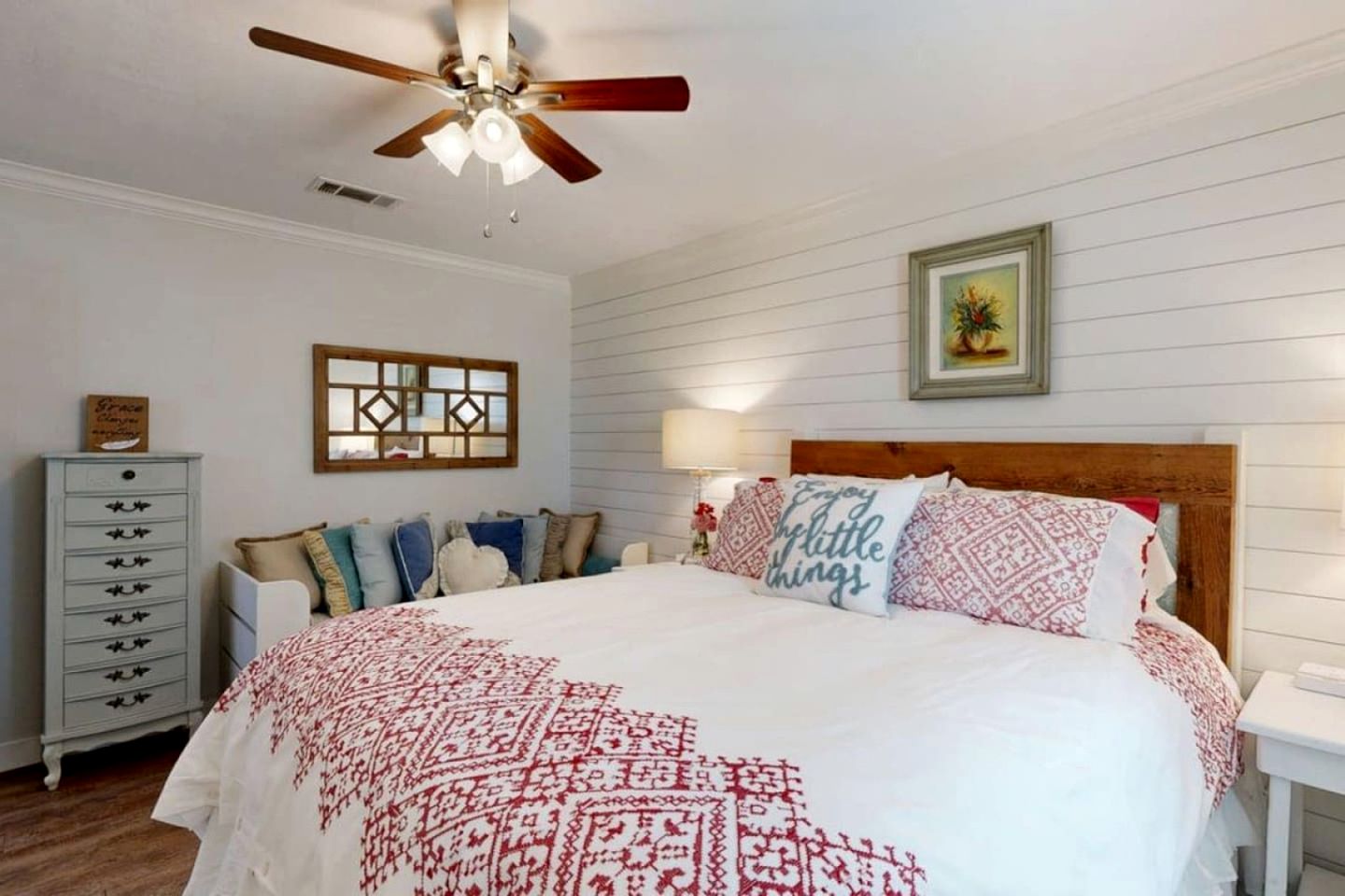 Rustic Texas Farmhouse Retreat in College Station, Texas – 8 Miles from Kyle Field