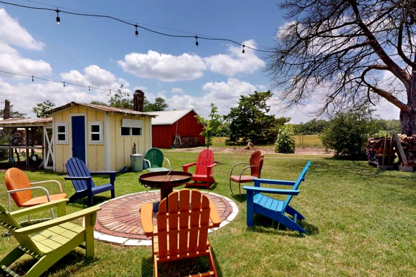 Rustic Texas Farmhouse Retreat in College Station, Texas – 8 Miles from Kyle Field