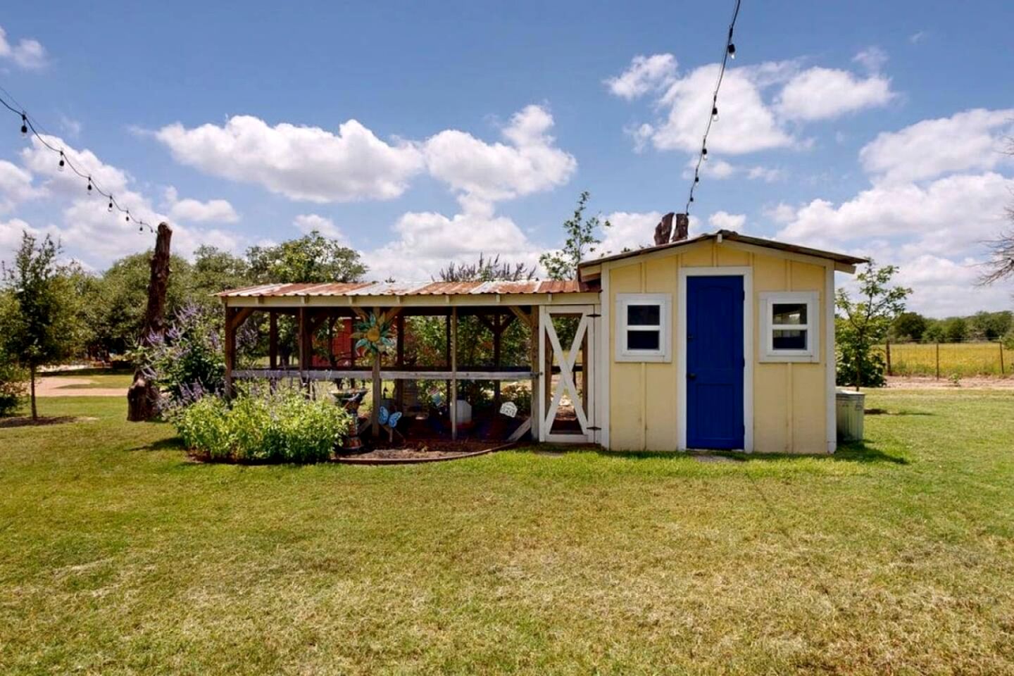 Rustic Texas Farmhouse Retreat in College Station, Texas – 8 Miles from Kyle Field
