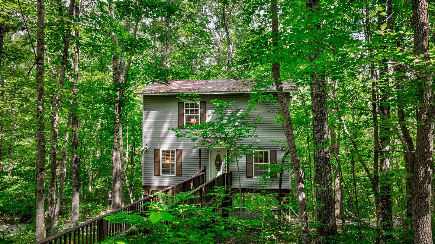 Fabulous and Luminous Cabin in Fort Payne, Alabama