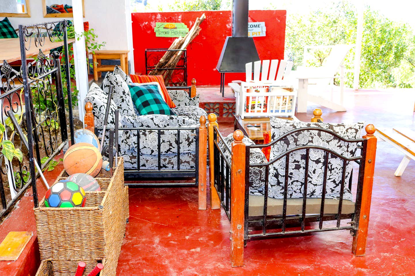 Rustic Cottage Getaway with a Shared Swimming Pool near Nakuru in Kenya