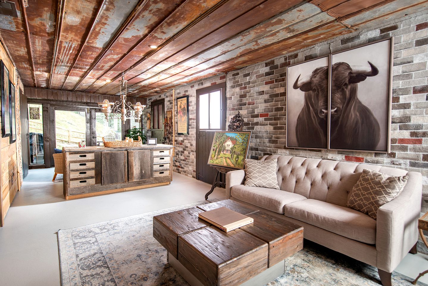 Fantastic Barn Suite with Hot-tub and Petting Zoo in Sugar Grove, North Carolina