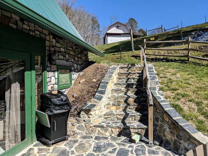 Barns (United States of America, Sugar Grove, North Carolina)