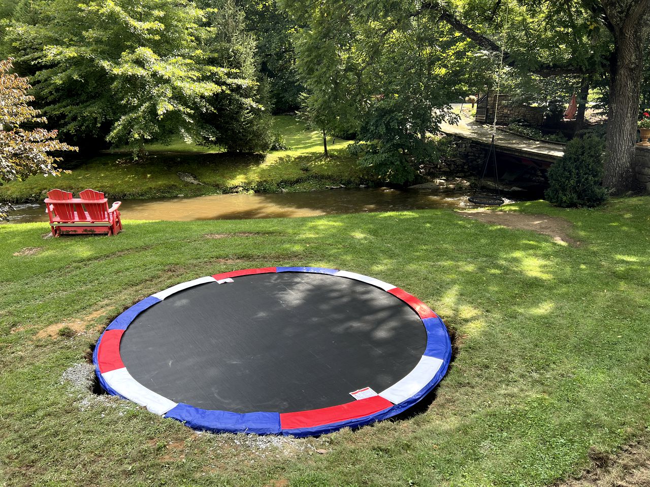 Fantastic Barn Suite with Hot-tub and Petting Zoo in Sugar Grove, North Carolina