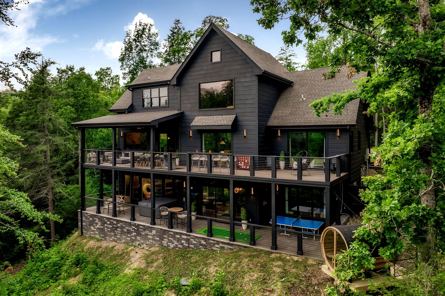 Luxurious Scandinavian Lodge • Indoor Pool, Sauna & Theater • Near Smoky Mountains • Sevierville, TN