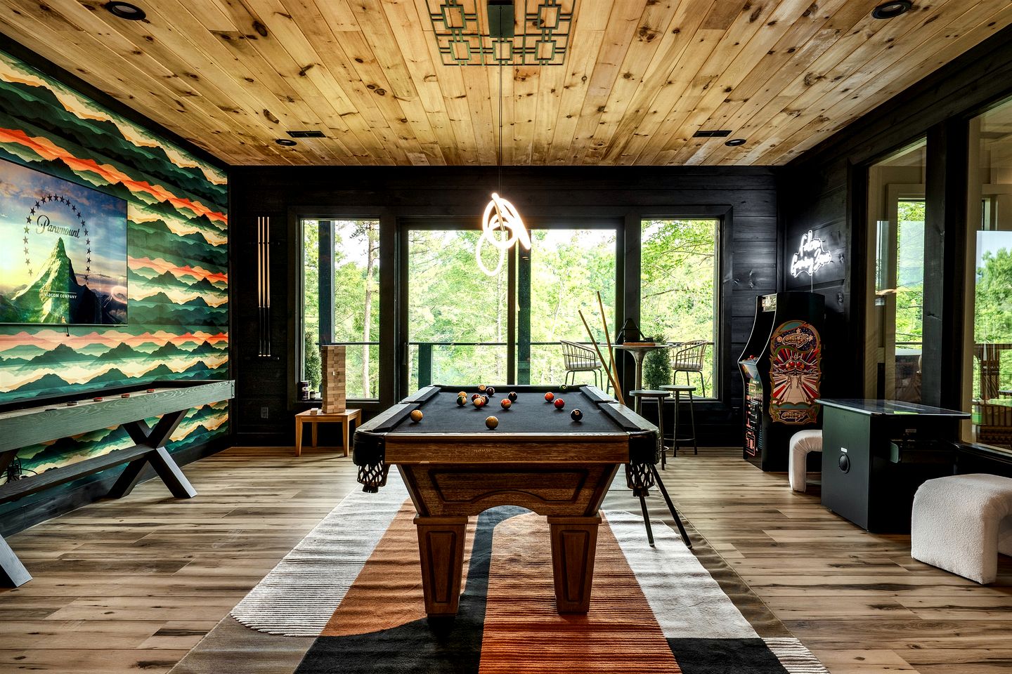 Luxurious Scandinavian Lodge • Indoor Pool, Sauna & Theater • Near Smoky Mountains • Sevierville, TN