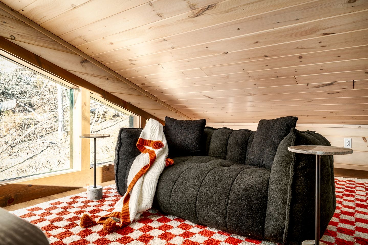 Romantic Luxury Cabin • Hot Tub & Sauna near Dollywood, Sevierville TN