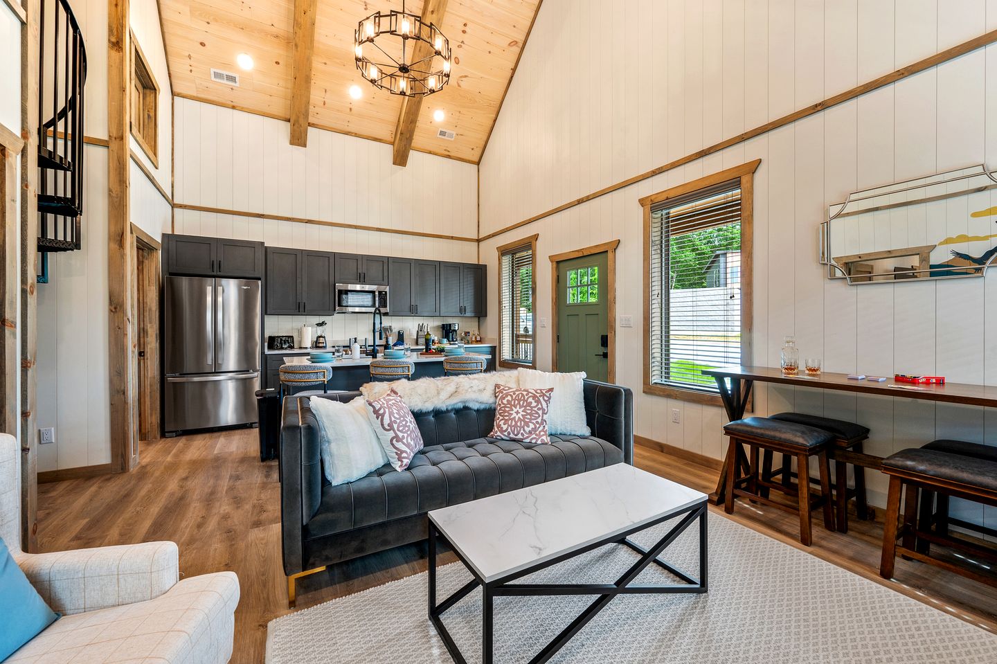 Cozy Mountain Cabin with Private Hot Tub Near Dollywood in Pigeon Forge, TN