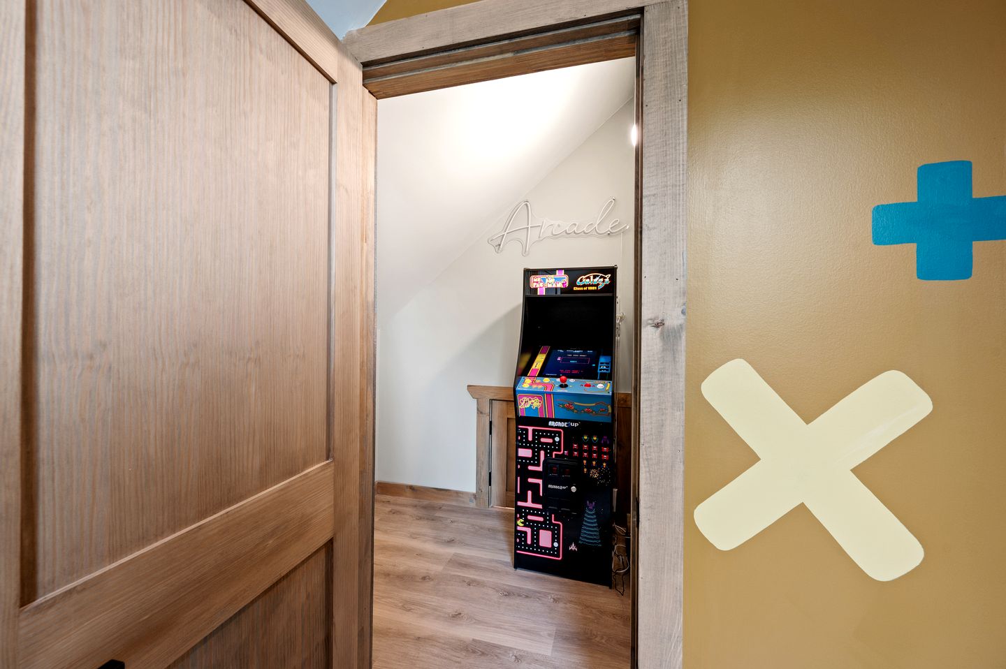 Cozy Mountain Cabin with Private Hot Tub Near Dollywood in Pigeon Forge, TN