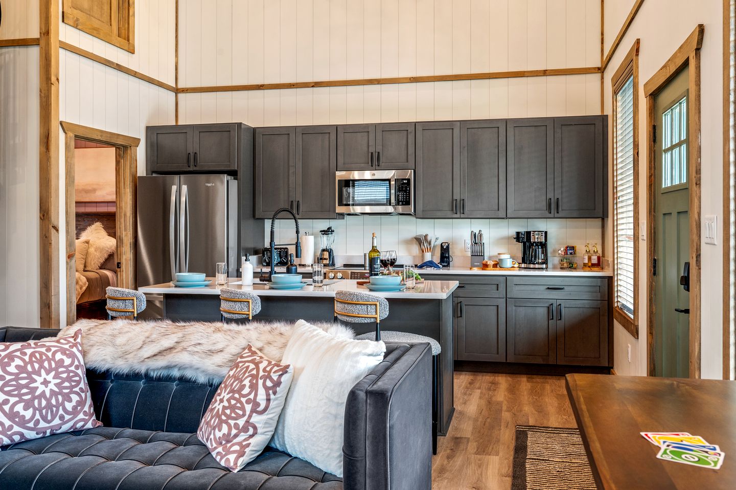 Cozy Mountain Cabin with Private Hot Tub Near Dollywood in Pigeon Forge, TN