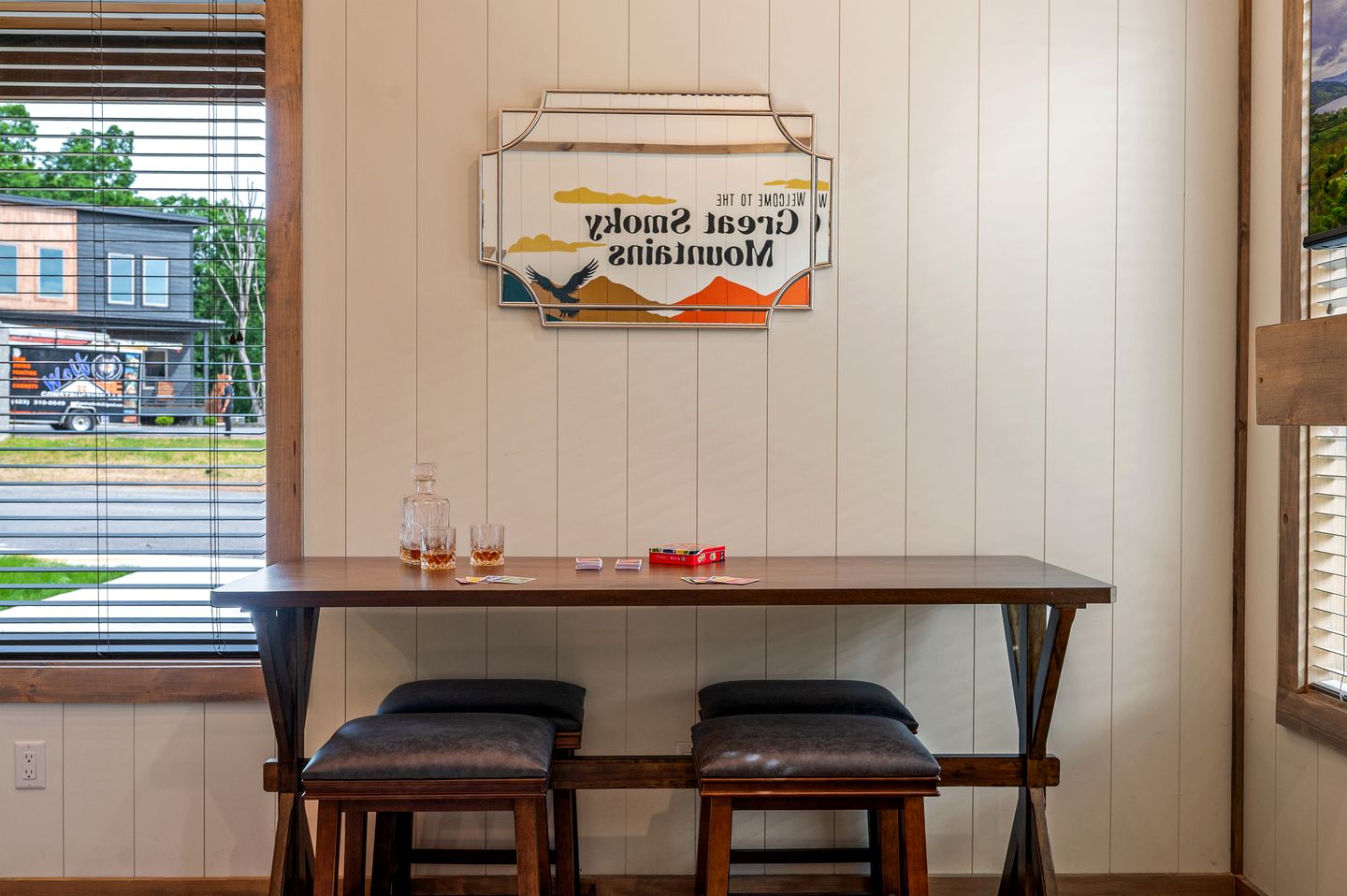 Cozy Mountain Cabin with Private Hot Tub Near Dollywood in Pigeon Forge, TN