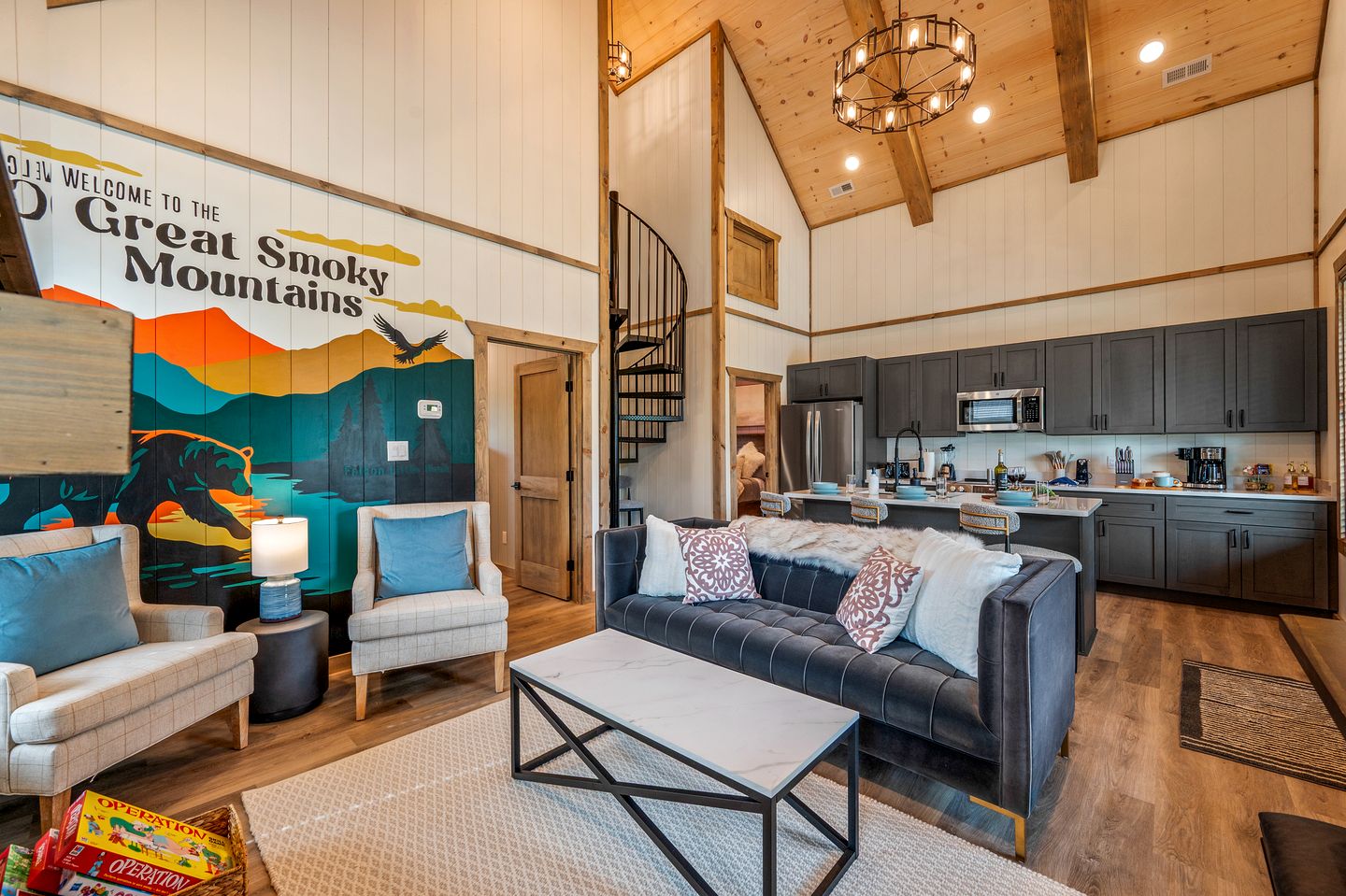 Cozy Mountain Cabin with Private Hot Tub Near Dollywood in Pigeon Forge, TN