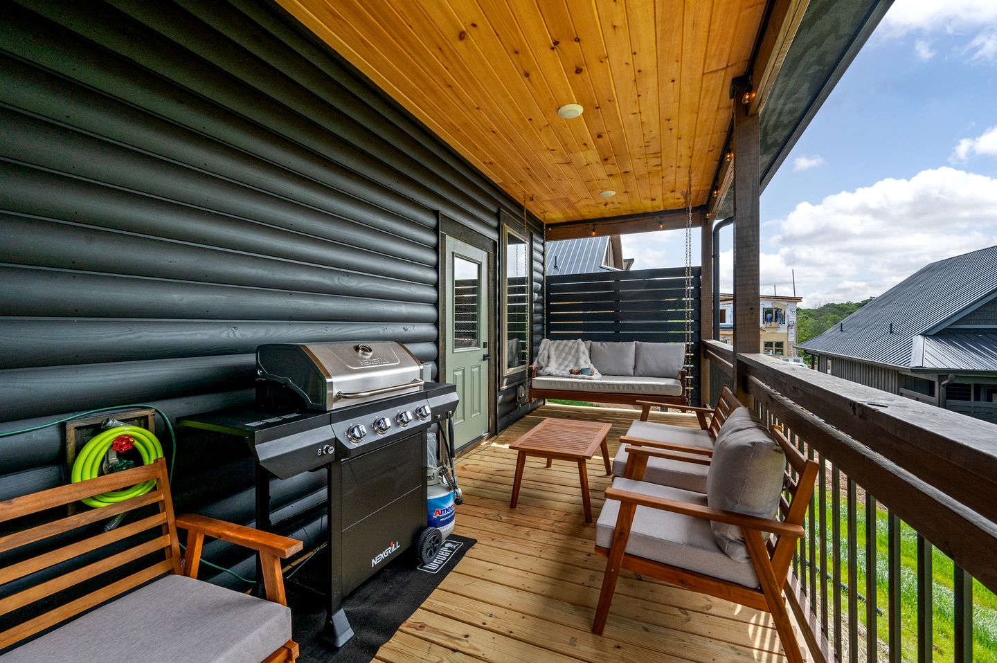 Cozy Mountain Cabin with Private Hot Tub Near Dollywood in Pigeon Forge, TN