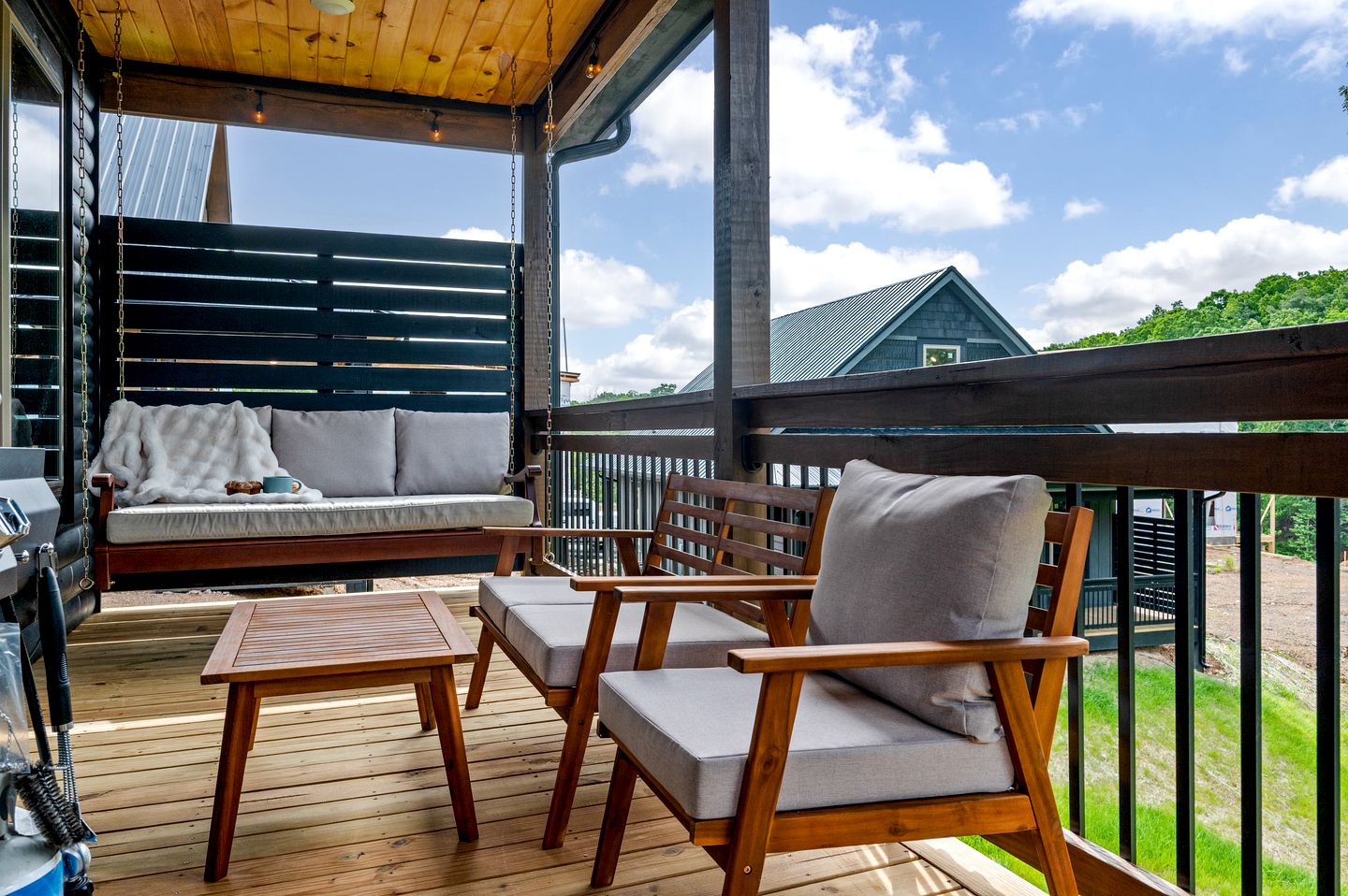 Cozy Mountain Cabin with Private Hot Tub Near Dollywood in Pigeon Forge, TN