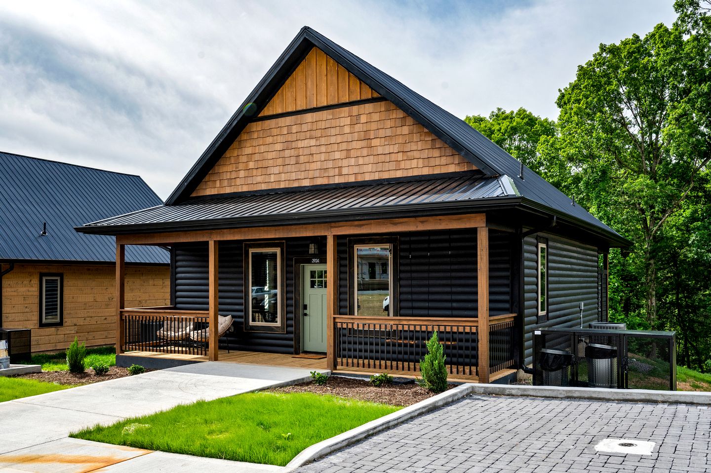 Cozy Mountain Cabin with Private Hot Tub Near Dollywood in Pigeon Forge, TN