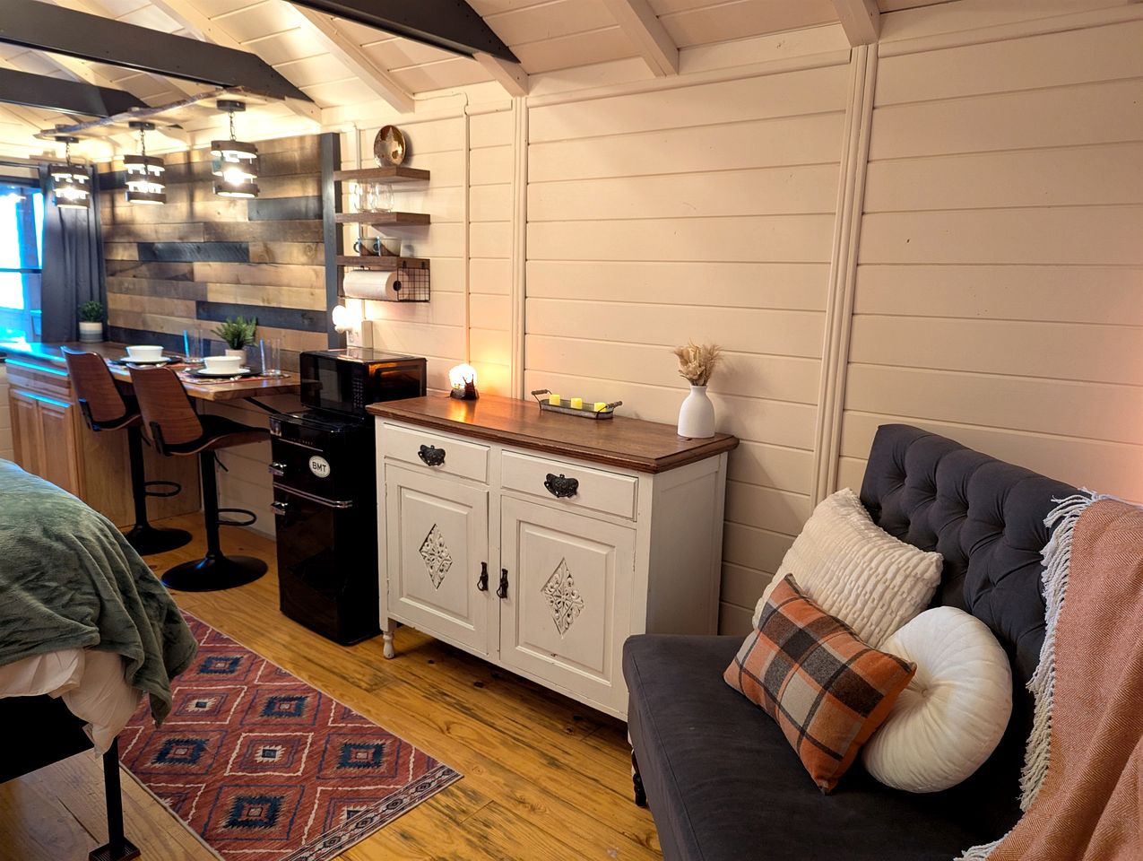 Peaceful Mountain Cabin with Long-Range Views near Black Mountain, North Carolina