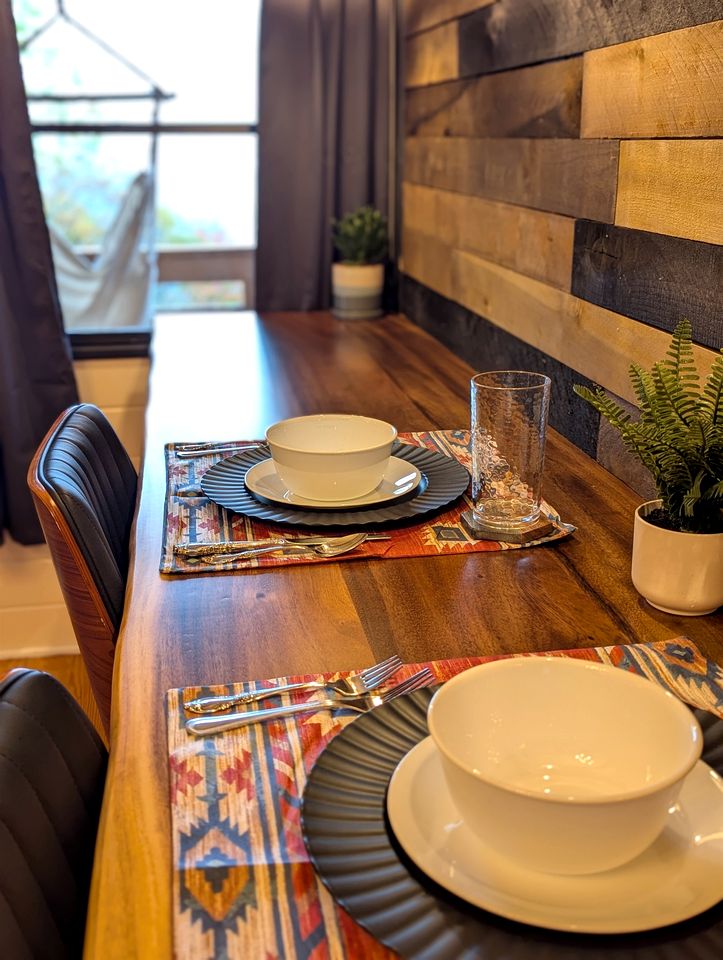 Peaceful Mountain Cabin with Long-Range Views near Black Mountain, North Carolina