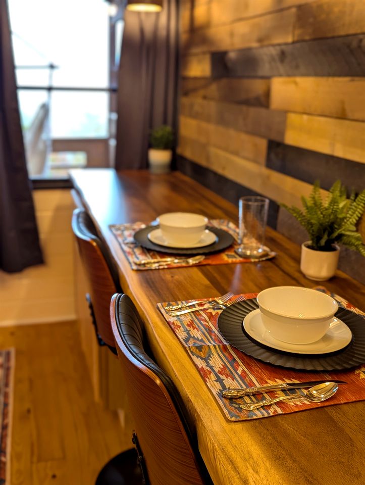 Peaceful Mountain Cabin with Long-Range Views near Black Mountain, North Carolina