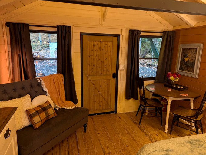 Cabins (United States of America, Black Mountain, North Carolina)