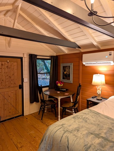 Cabins (United States of America, Black Mountain, North Carolina)