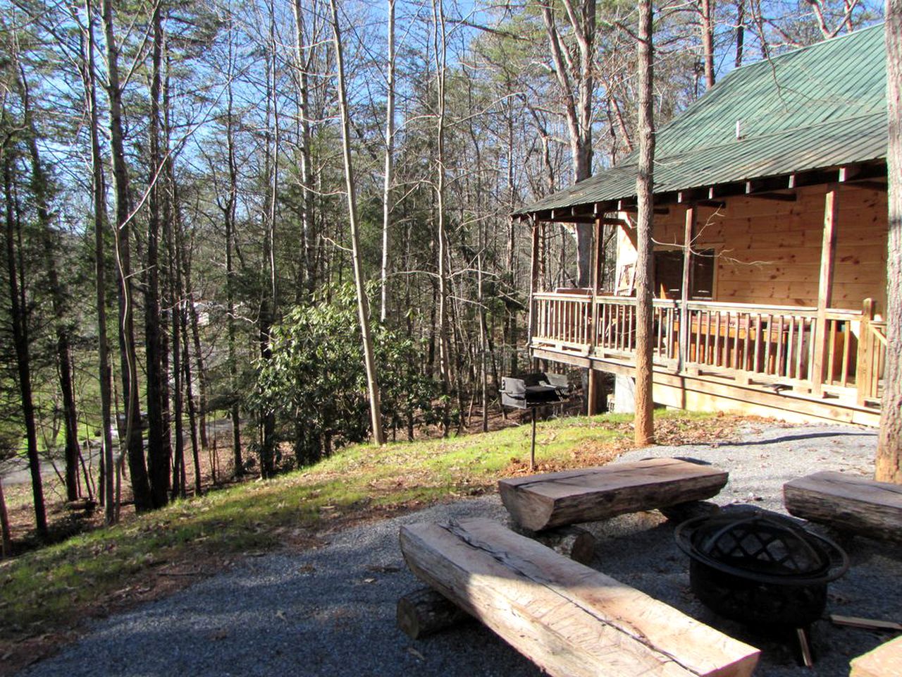 Traditional Woodland Cabin Rental with a Hot Tub in Gatlinburg, Tennessee