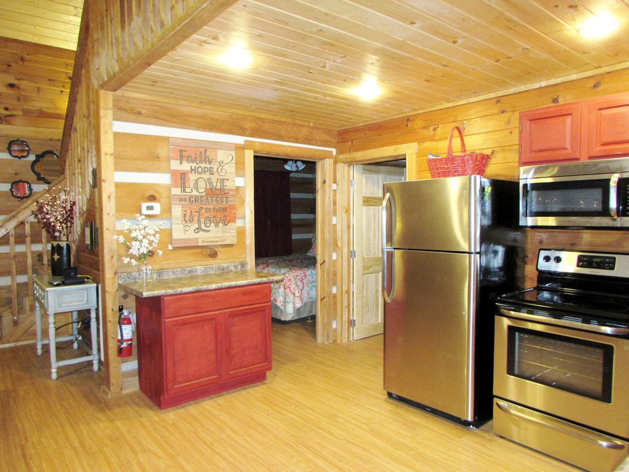 Traditional Woodland Cabin Rental with a Hot Tub in Gatlinburg, Tennessee