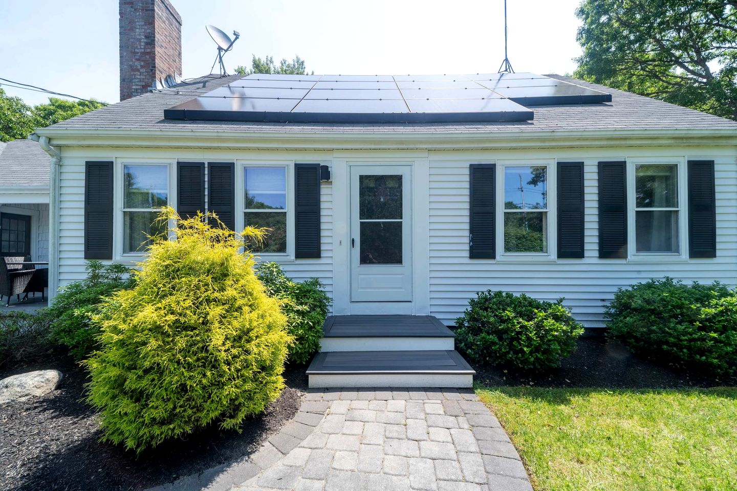 Family Vacation Rental Near Old Silver Beach, Massachusetts