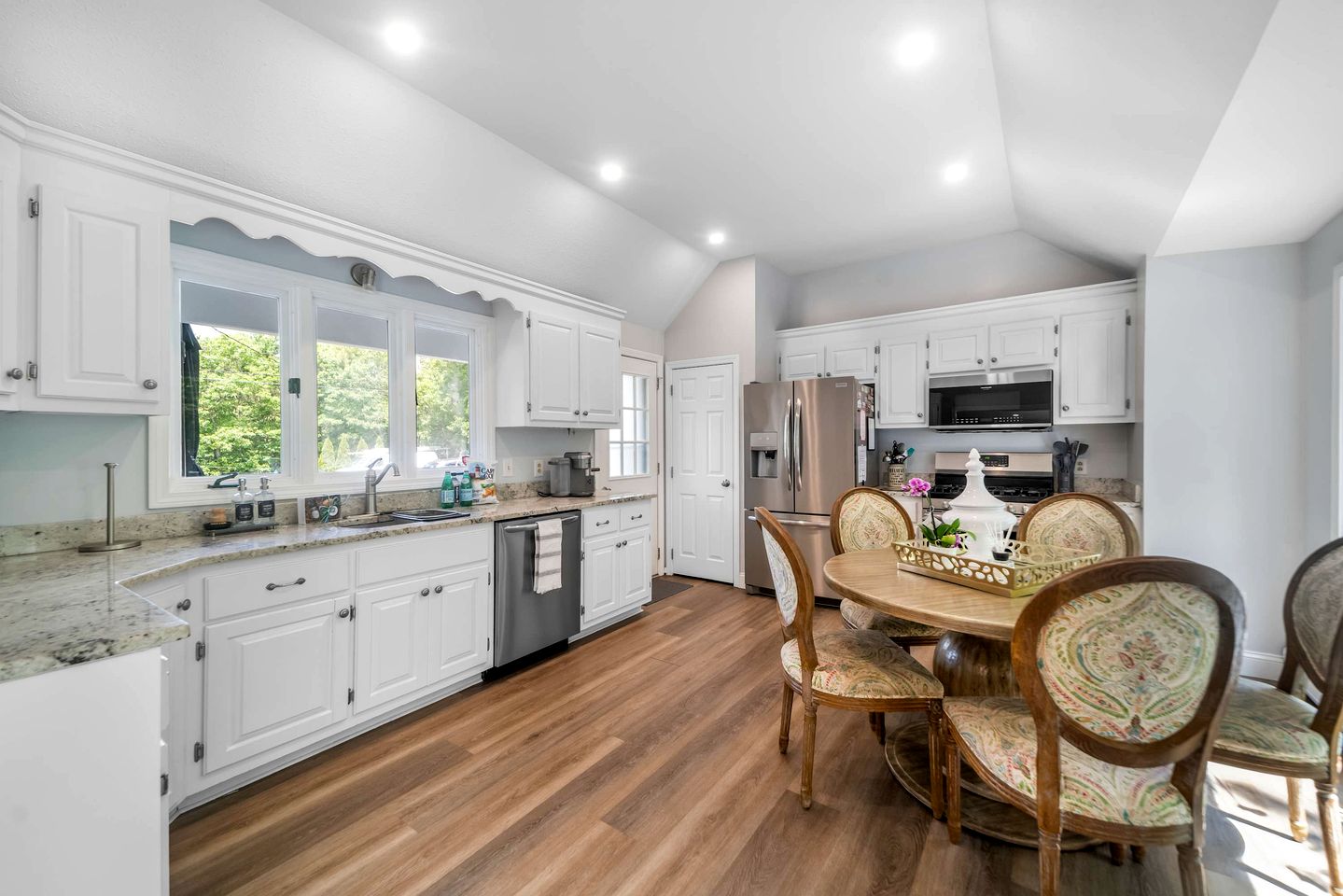 Family Vacation Rental Near Old Silver Beach, Massachusetts