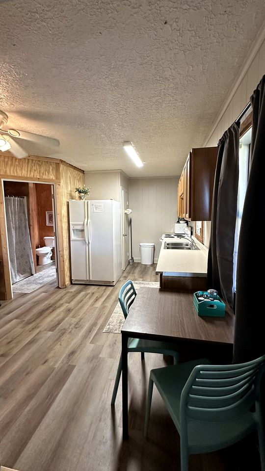 Family Bonding in Nature: Pet-Friendly Cabin Weekend Getaway in Texas