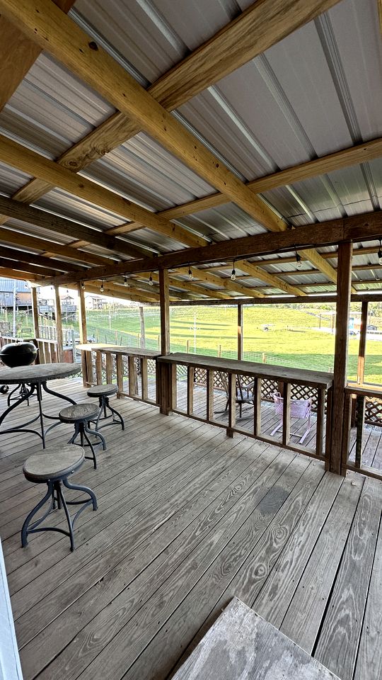 Family Bonding in Nature: Pet-Friendly Cabin Weekend Getaway in Texas