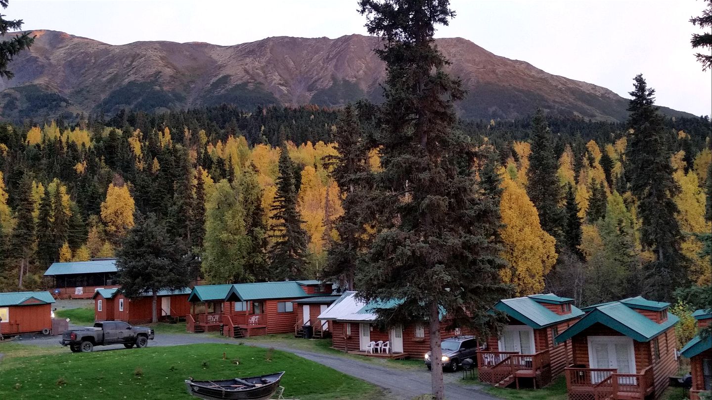 Charming Family-Friendly Cabin with a Loft Along the Kenai River, Alaska