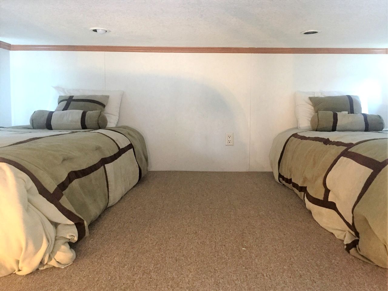 Charming Family-Friendly Cabin with a Loft Along the Kenai River, Alaska