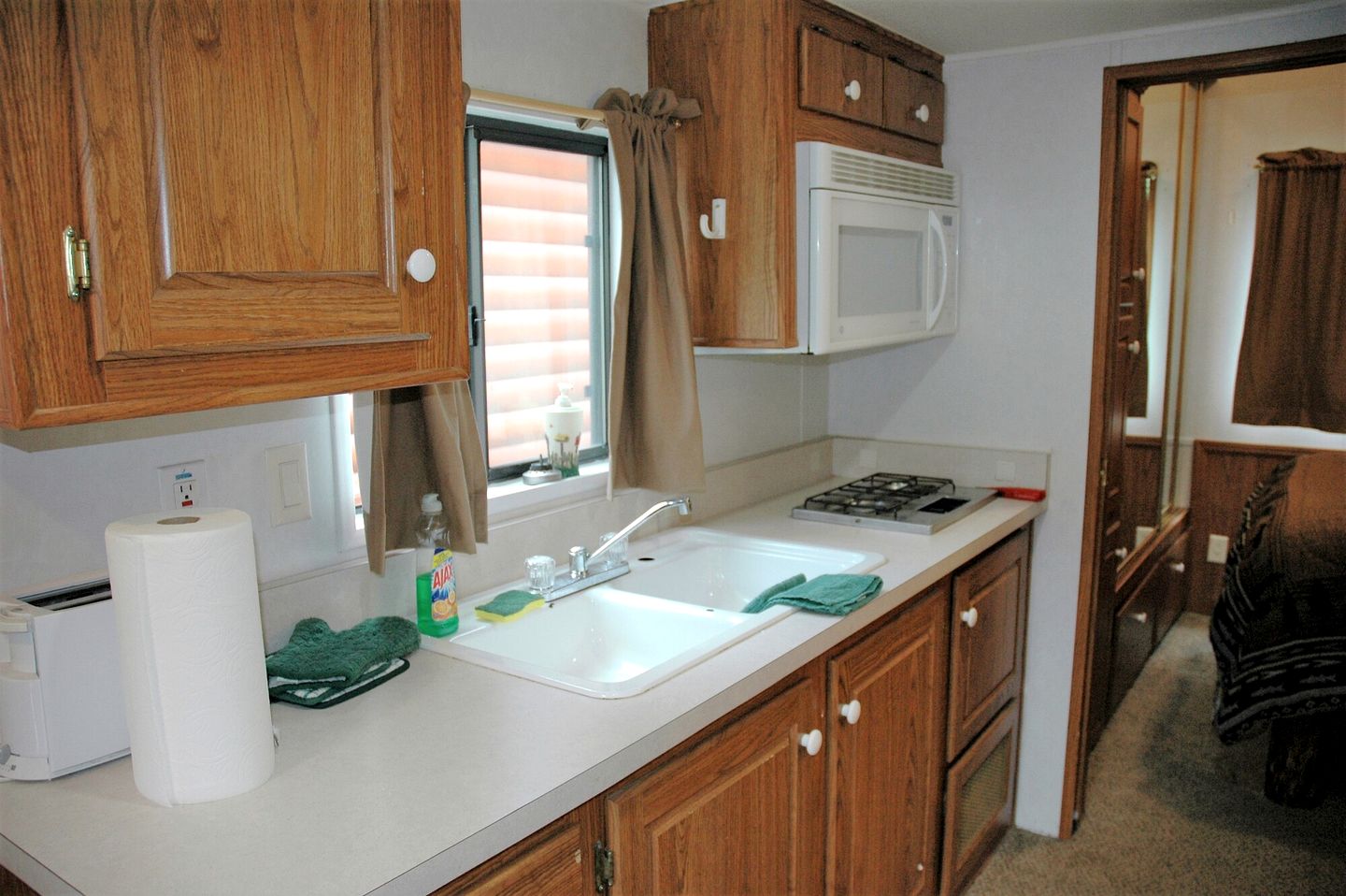 Charming Family-Friendly Cabin with a Loft Along the Kenai River, Alaska