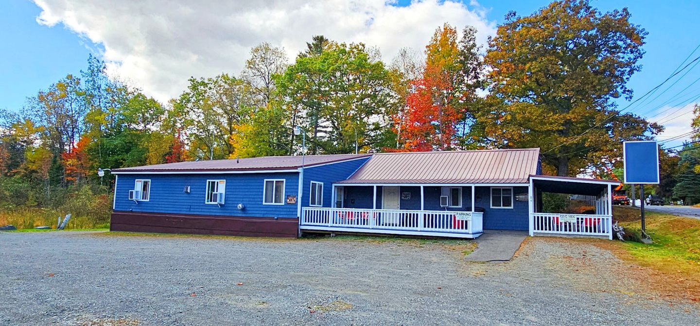 Family Cabin Near the Lake with BBQ in Maine