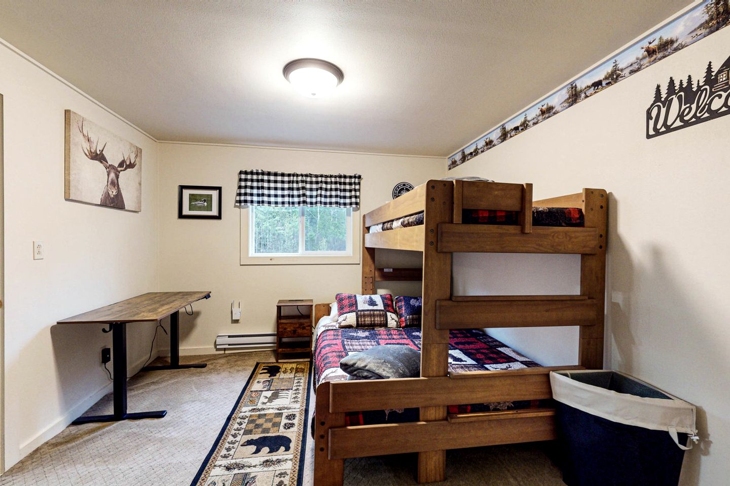 Family Cabin Near the Lake with BBQ in Maine